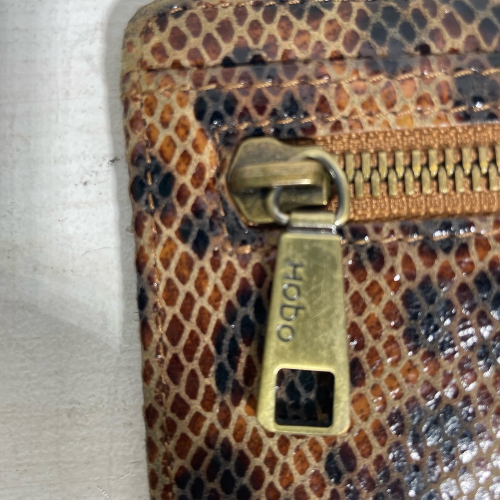 HOBO INTERNATIONAL EURO SLIDE Cheetah Print Leather Card Case - Picture 3 of 5